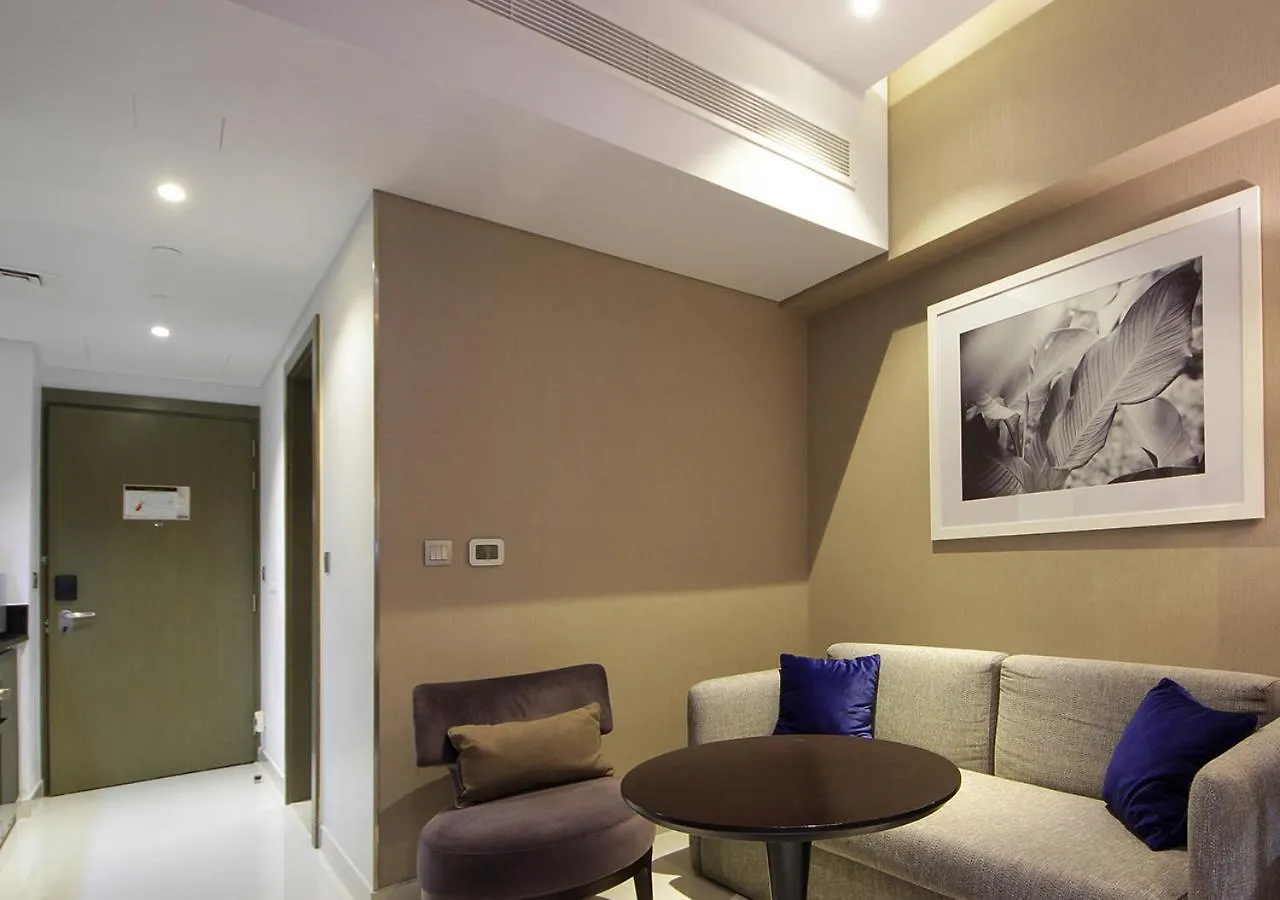 Modern Living Damac With Balcony & Waterfront Views Apartment Dubai