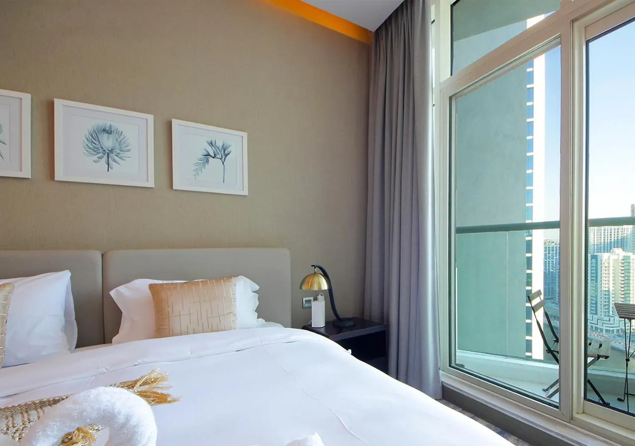 Modern Living Damac With Balcony & Waterfront Views Apartment Dubai